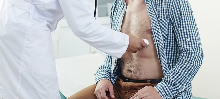 Convertir la grasa del vientre en una tableta de 6 abdominales: el injerto de grasa para hombres