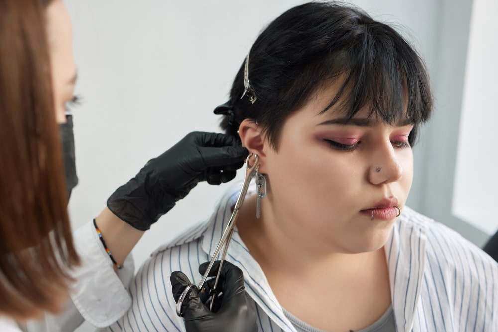 ¿Cómo eliminar la cicatriz de un piercing?